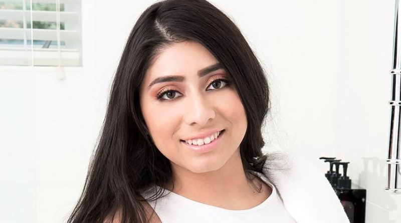 Violet Myers Net Worth