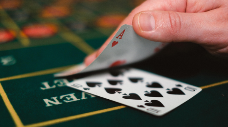 Online Casino Baccarat: What Players Should Know Before Playing